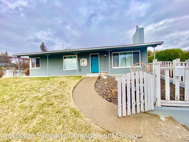 Building Photo - 3 br, 2.5 bath House - 2807 Shelton Ave
