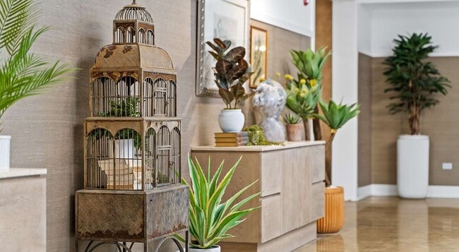 Building Photo - 5440 N Sheridan Rd