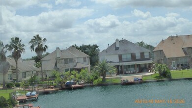 Building Photo - 10142 Lazy Lagoon