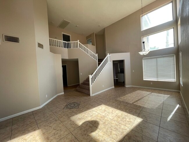 Building Photo - Carry Over Showing: This property has been...