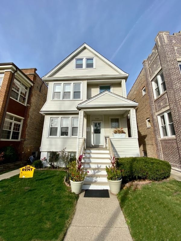 Lincoln Square-Chicago - 2566 W Argyle St