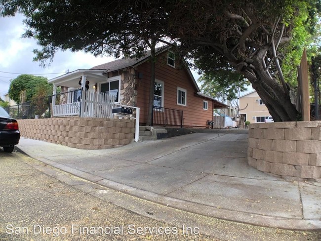 Building Photo - 2 br, 1 bath House - 672 N. Grape St. - house