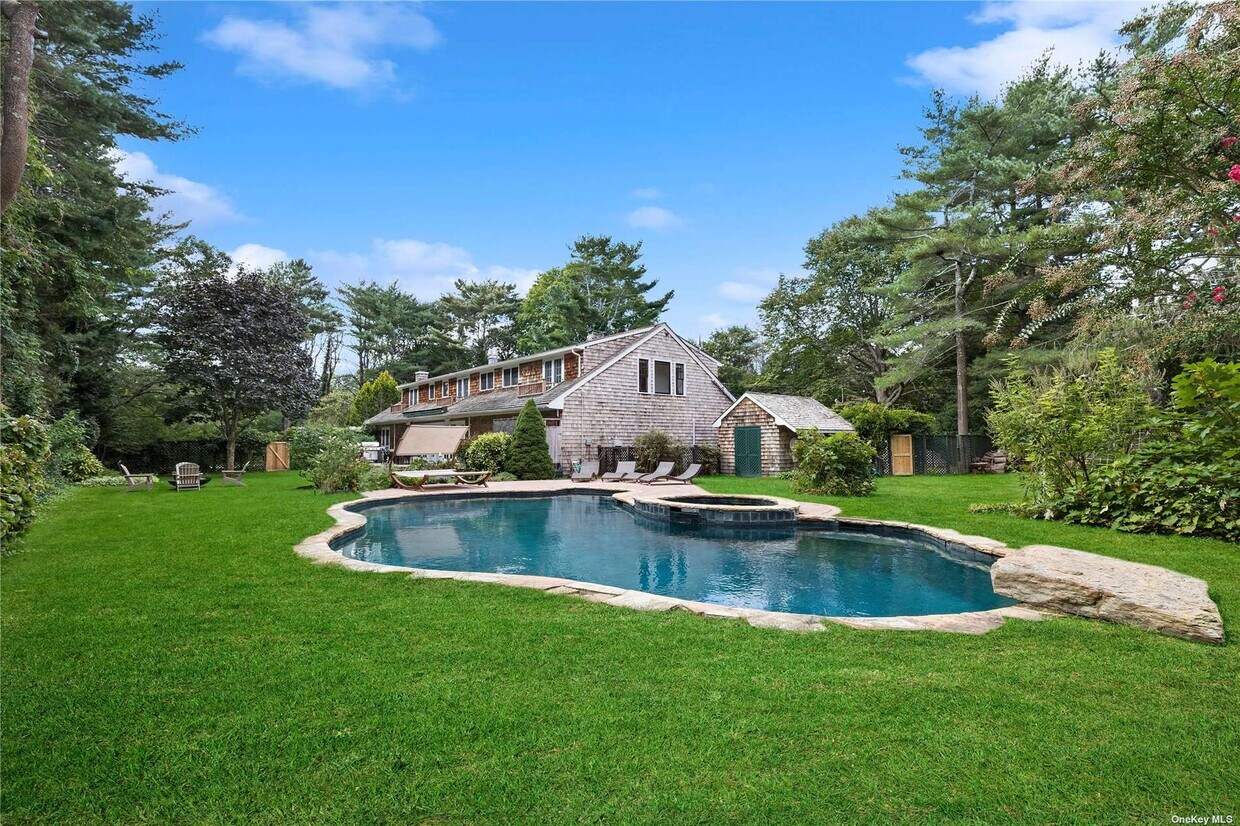 Primary Photo - 16 Linden Ln