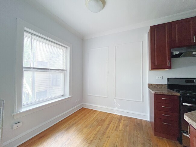 Foto del edificio - 3449 N Elaine Pl