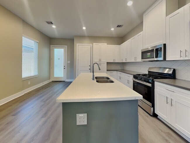 Foto del edificio - 223 Oriole St