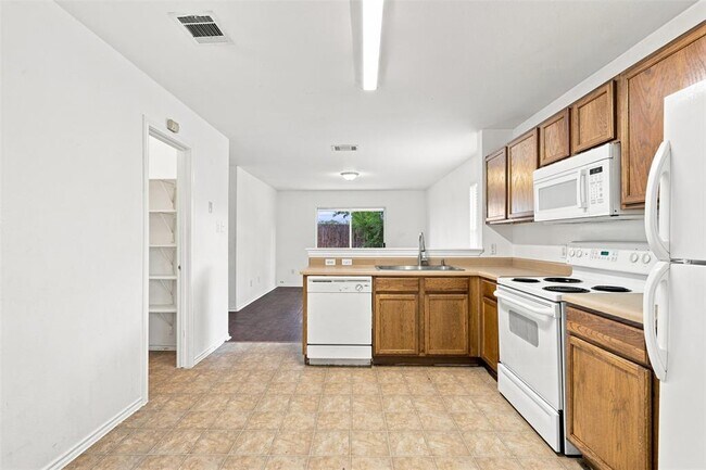 Building Photo - 5708 Colinton Ave
