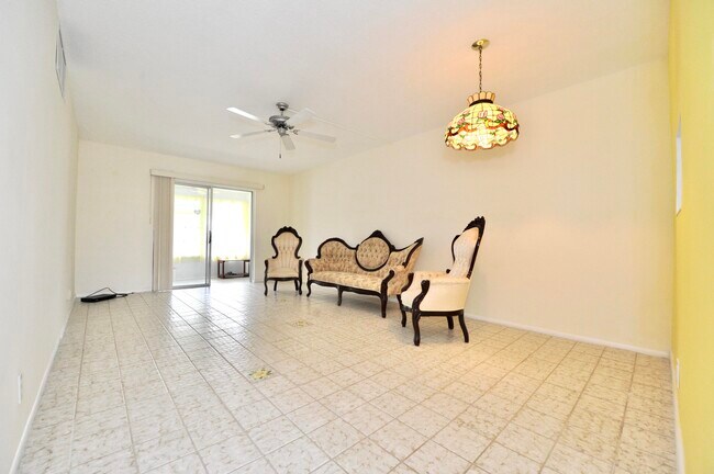 Foto del edificio - 2121 NE 1st Ct