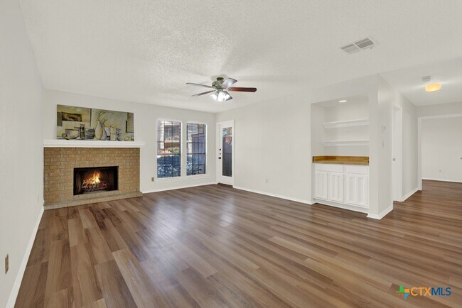 Foto del edificio - 1202 Thorpe Ln
