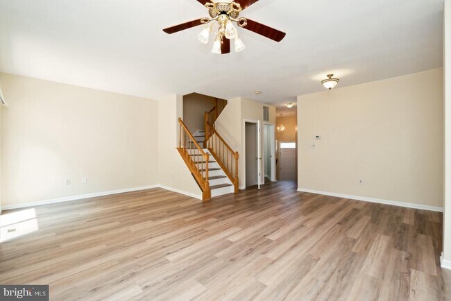 Building Photo - 5829 Stream Pond Ct
