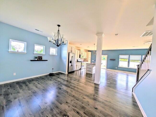 Foto del edificio - Welcome to your dream home, nestled in the...
