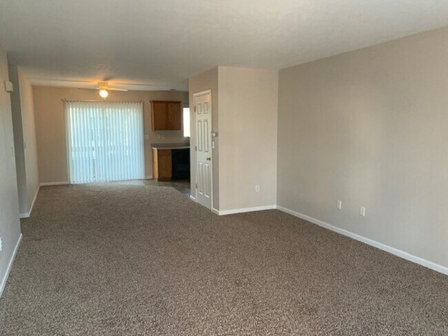 Building Photo - Now leasing for October 11th
