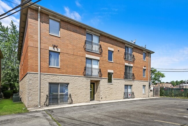 Foto del edificio - 3423 Ridgeland Ave