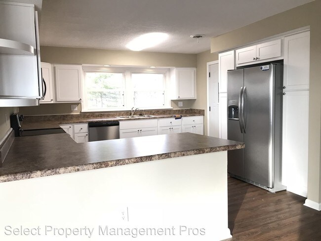 Building Photo - 2216 Hughes Dr