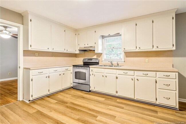 Foto del edificio - 3523 Rosehill Rd
