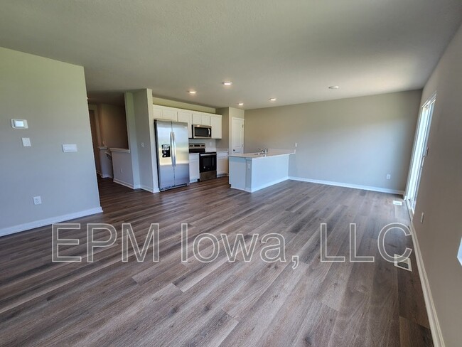 Building Photo - 7612 Crossroads Dr SW