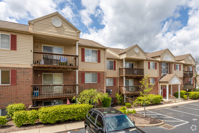 Building Photo - Heritage Hill Apartments