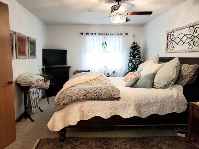 Foto del edificio - 1602 Upper Trentwood Cir NE