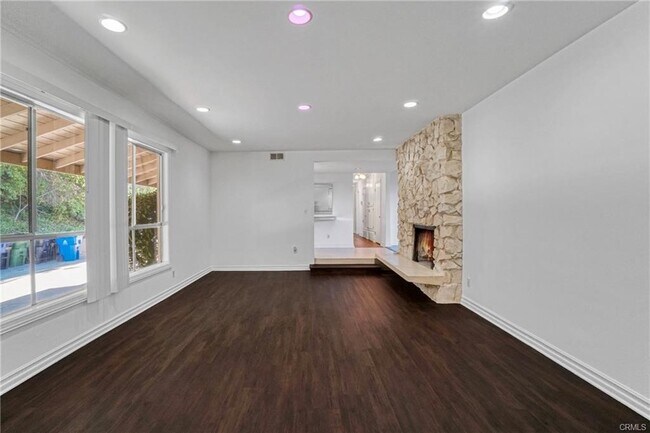 Foto del edificio - 16922 Oak View Dr