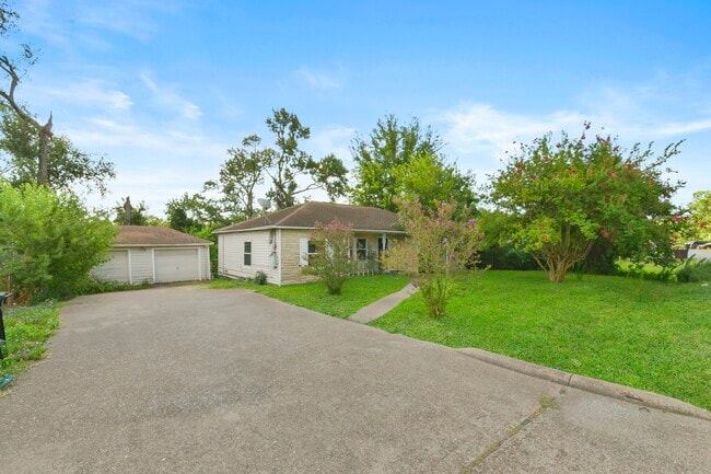 Building Photo - 1033 Cimarron St