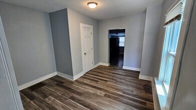 Building Photo - 142-144-144 W Park Ave