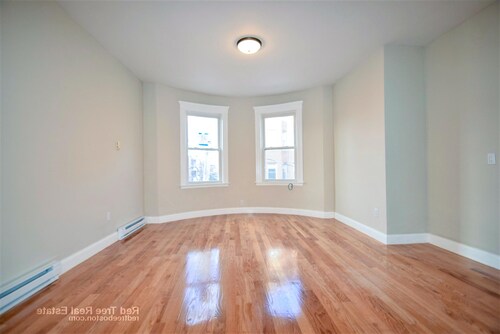 Building Photo - 5 Ayr Rd