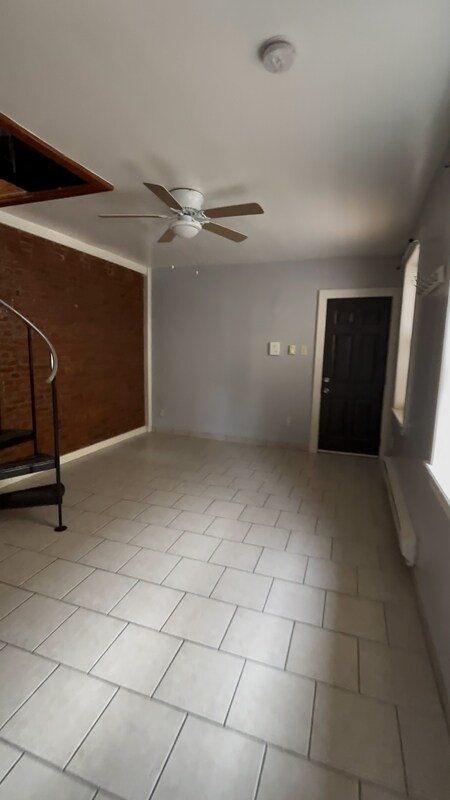 Foto del edificio - 513 W Girard Ave