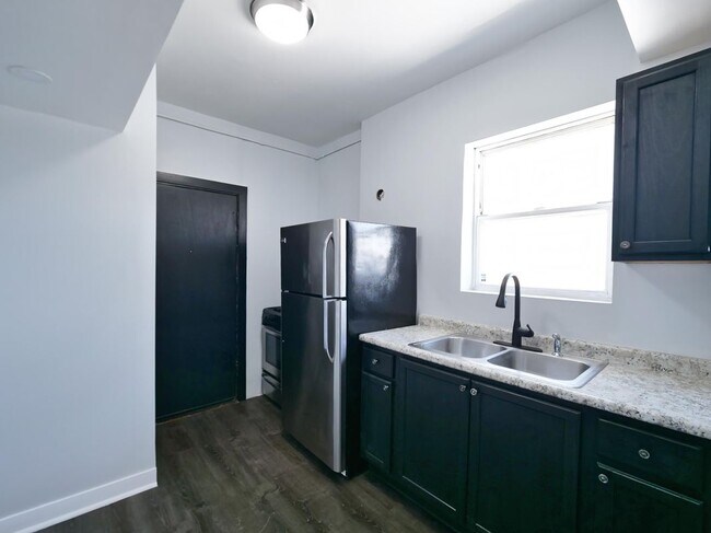 Foto del edificio - 5004 W Armitage Ave