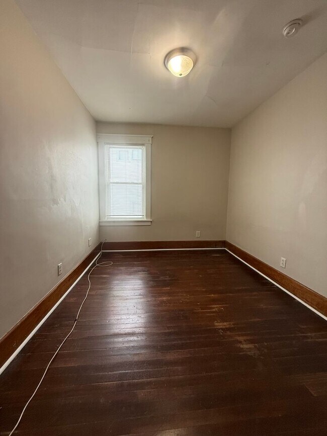 Foto del edificio - 353 Division St