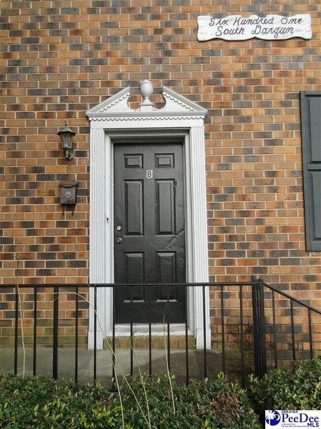 Foto del edificio - 601 S Dargan St