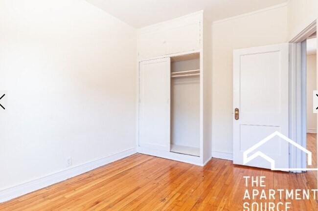 Foto del edificio - 827 W Waveland Ave