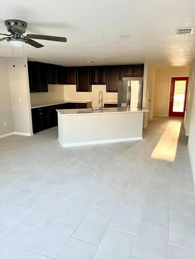 Foto del edificio - 827 N Florence Ave