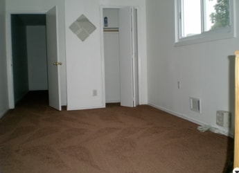 Building Photo - 27 Bowling Green Pl