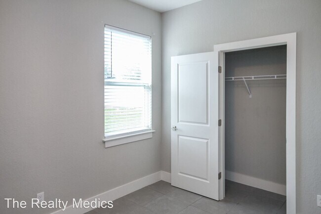 Building Photo - 4 br, 2 bath House - 1820 Snapper Dr