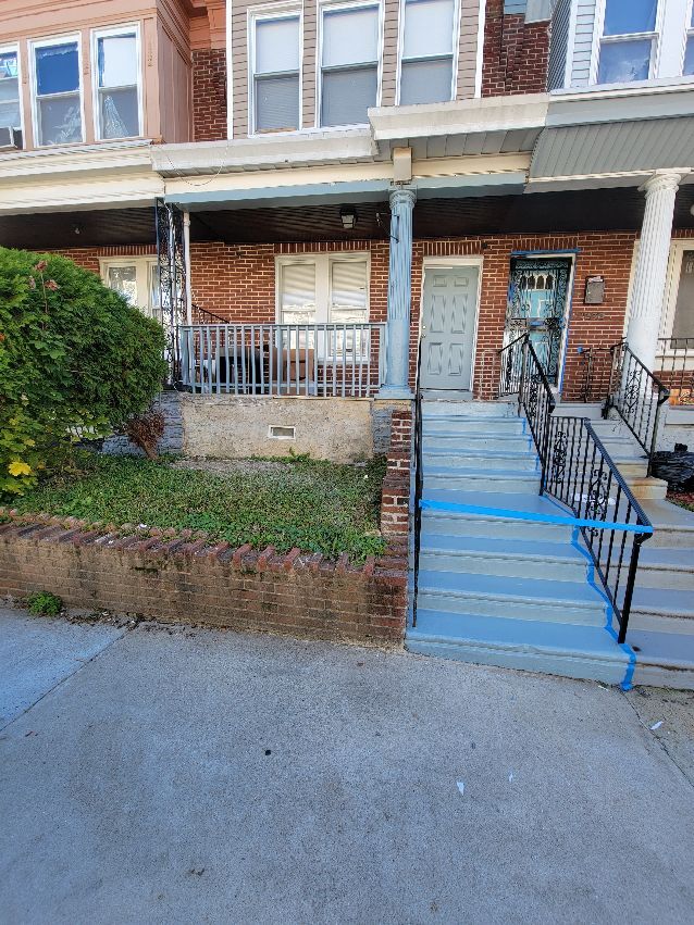 Building Photo - 1232 E Stafford St