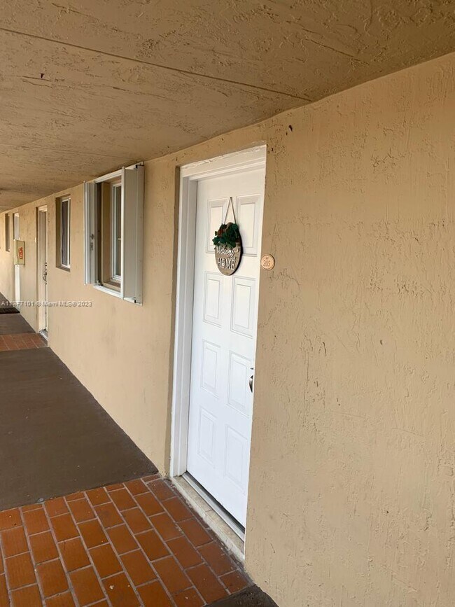 Building Photo - 7785 W 30th Ct