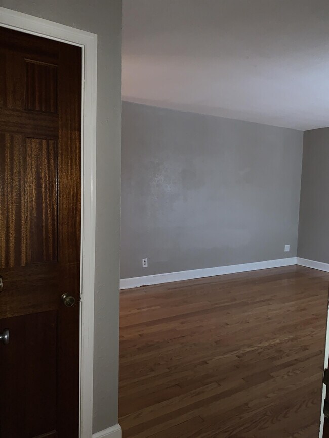 Foto del edificio - 7758 Wise Ave