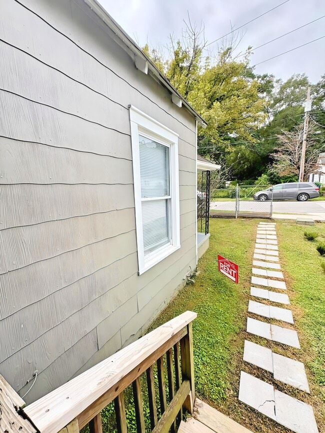 Building Photo - 5504 Beulah Ave