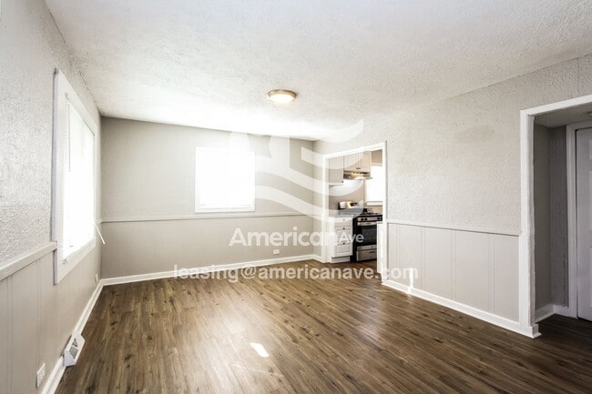Building Photo - 1648 Iowa St