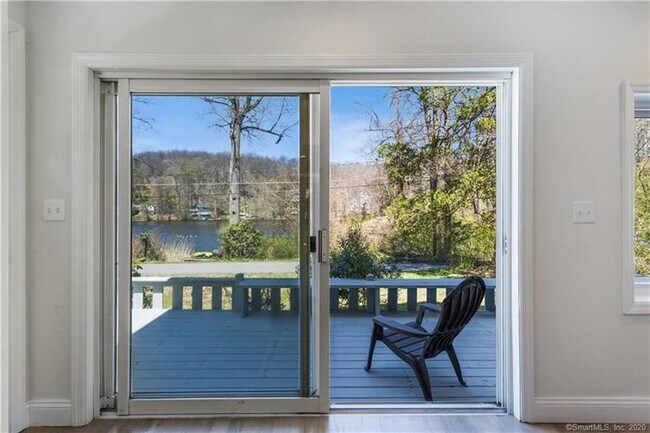 Building Photo - 66 Crescent Dr