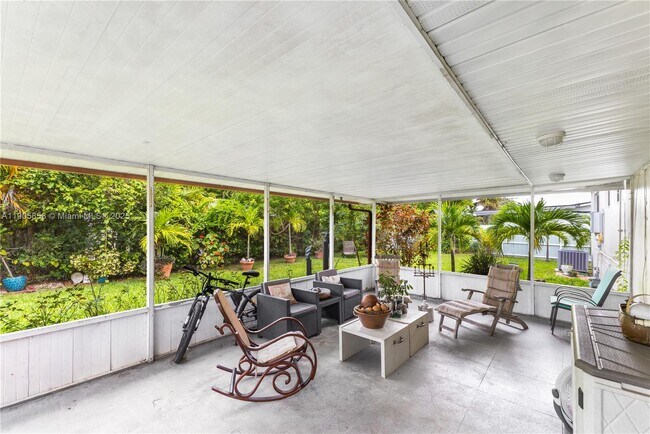 Foto del edificio - 8531 SW 27th Terrace