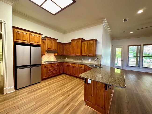 Foto del edificio - 10723 Hillbrook Ave