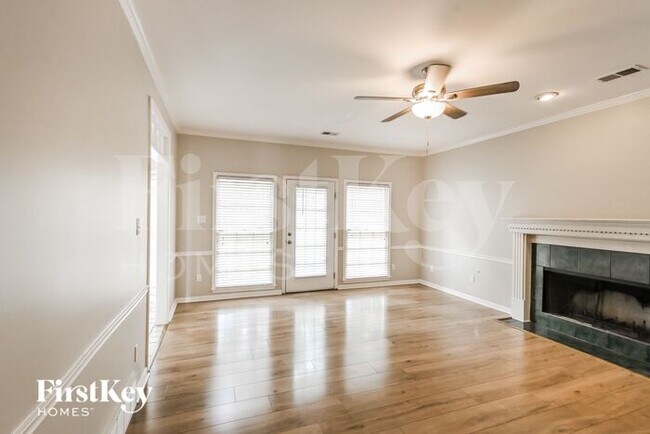 Foto del edificio - 528 Ashton Woods Ct