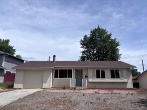 Building Photo - 3106 Gomer Ave