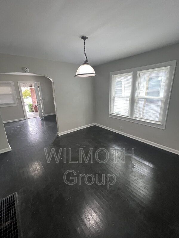 Building Photo - 854 N Bradley Ave