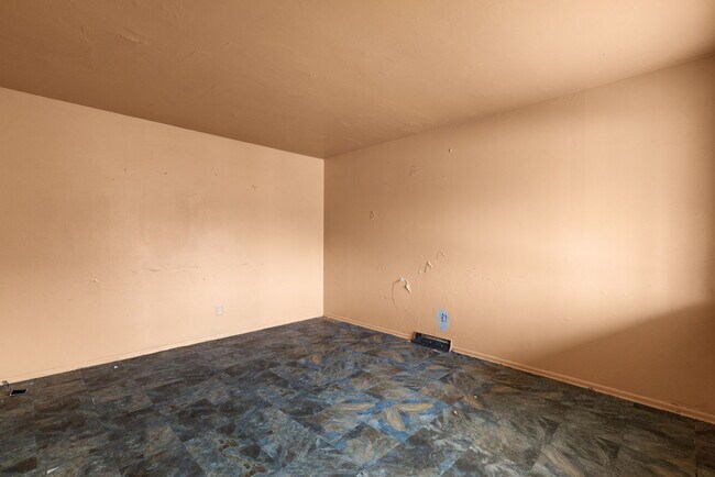 Foto del edificio - 2152 Erick Ave