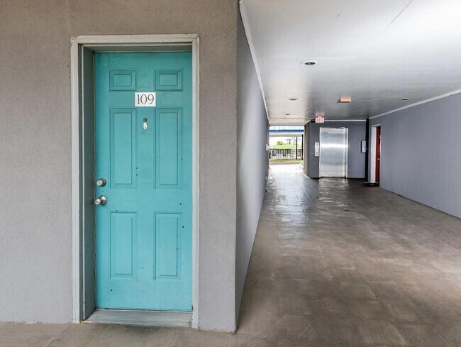 Foto del edificio - 420 Metairie Hammond Highway Unit 109