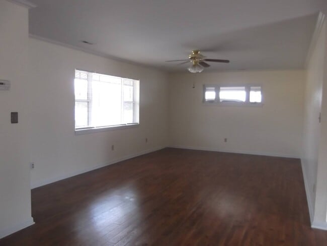 Building Photo - 524 Ridgeway Rd