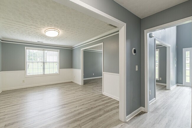 Foto del edificio - 4332 Abram Dr