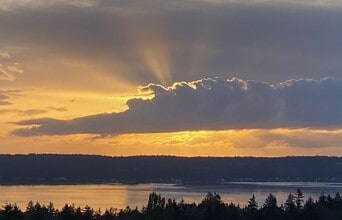 Building Photo - 610 N Aurora Ave Building Photo - 610 N Aurora Ave