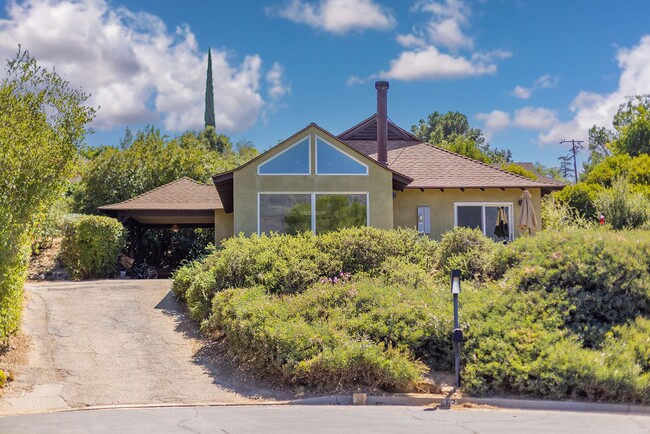 Building Photo - Modern Ojai Charmer